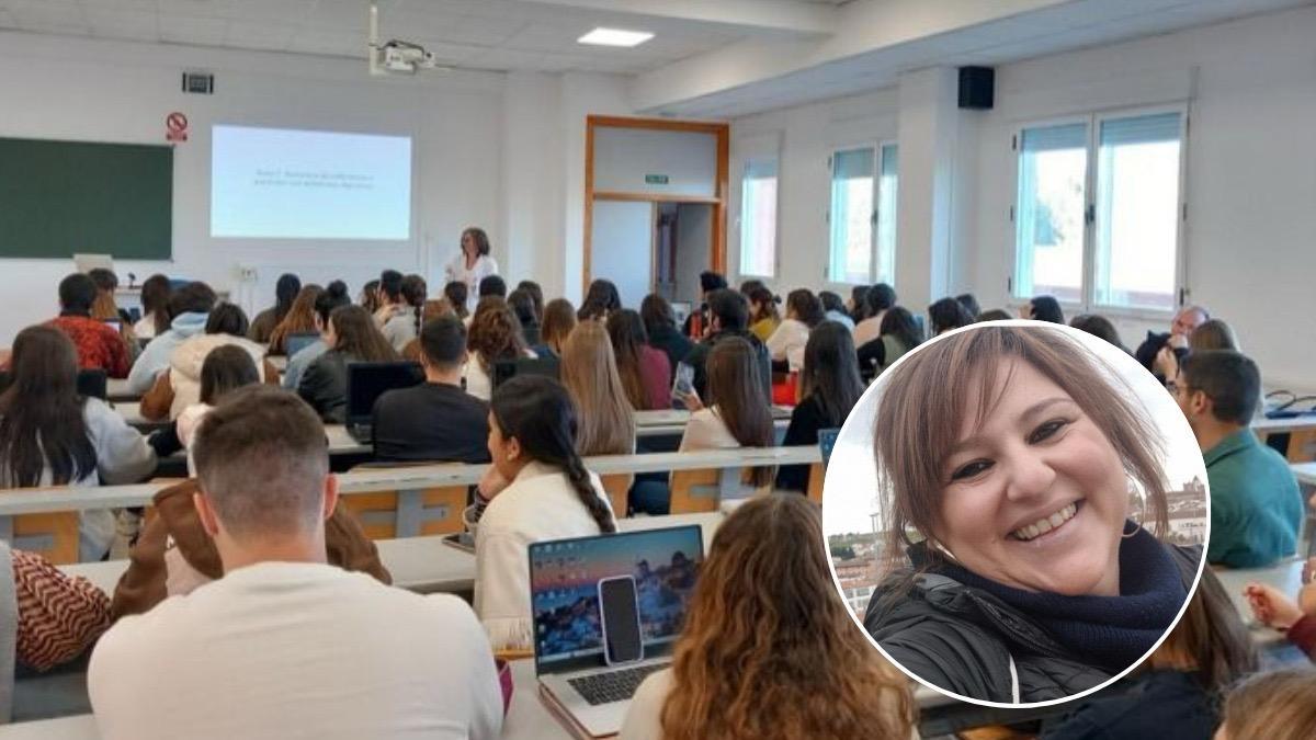 Diana Arroyo junto a un aula llena de estudiantes.