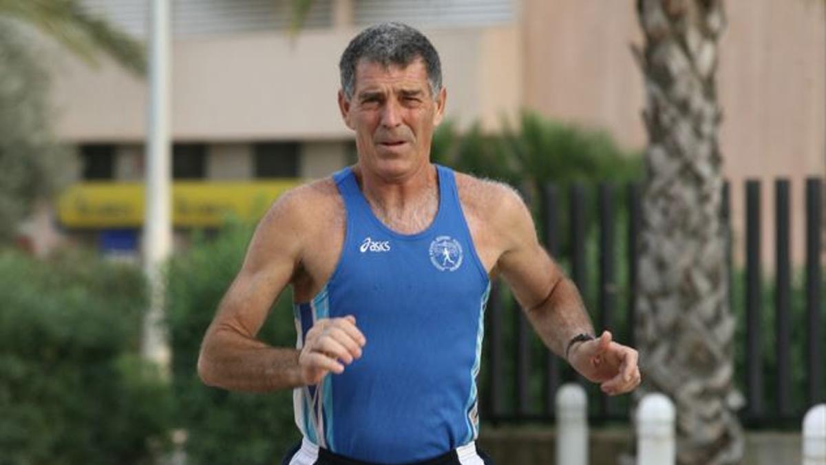 Paco Quirós, en 2007, corriendo en Diario de Ibiza