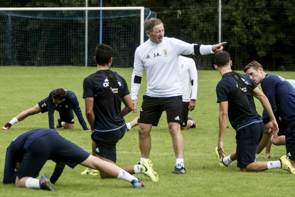 Entrenamiento del Real Oviedo en el Requexón