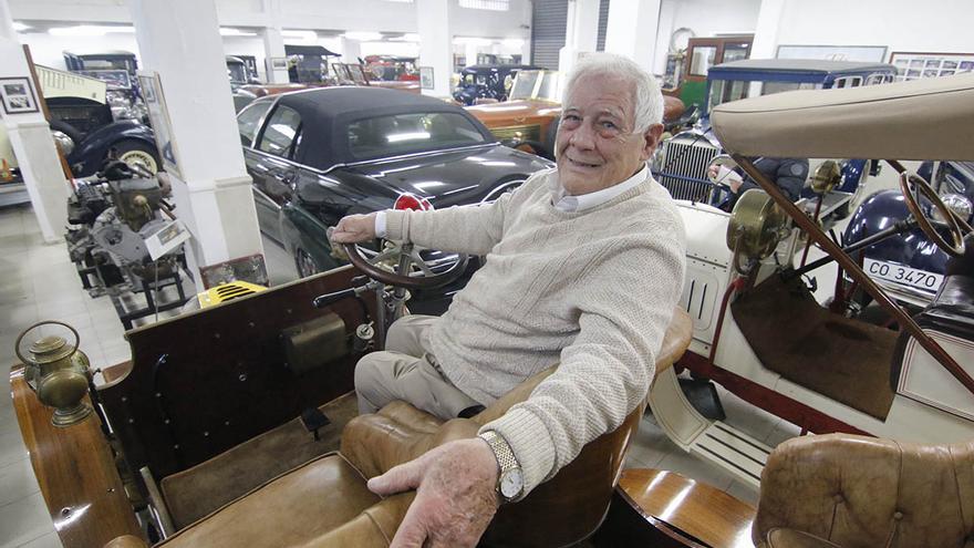 La colección de automóviles clásicos de Ildefonso Ramírez