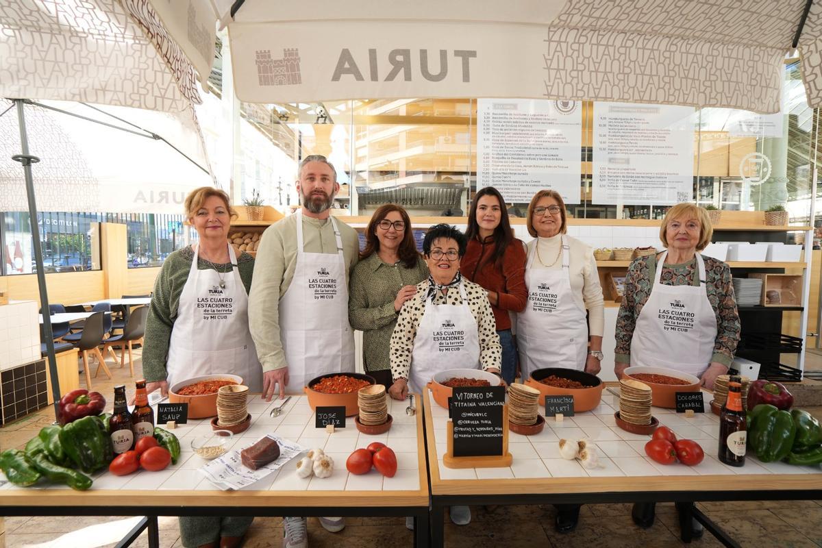 Natalia Sanz, José Diaz, Anabel Navas (de MiCub), Mila Crespo, María Herrero (de Túria), Paqui Martí y Dolores Carabal