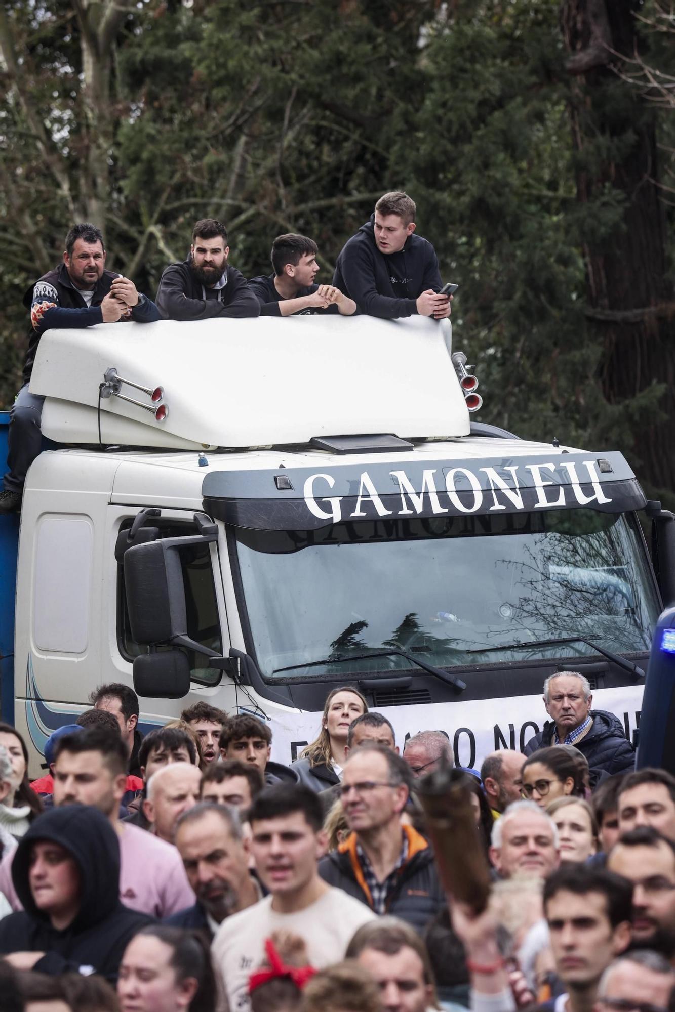 Así fue la protesta agrícola y ganadera convocada en Oviedo