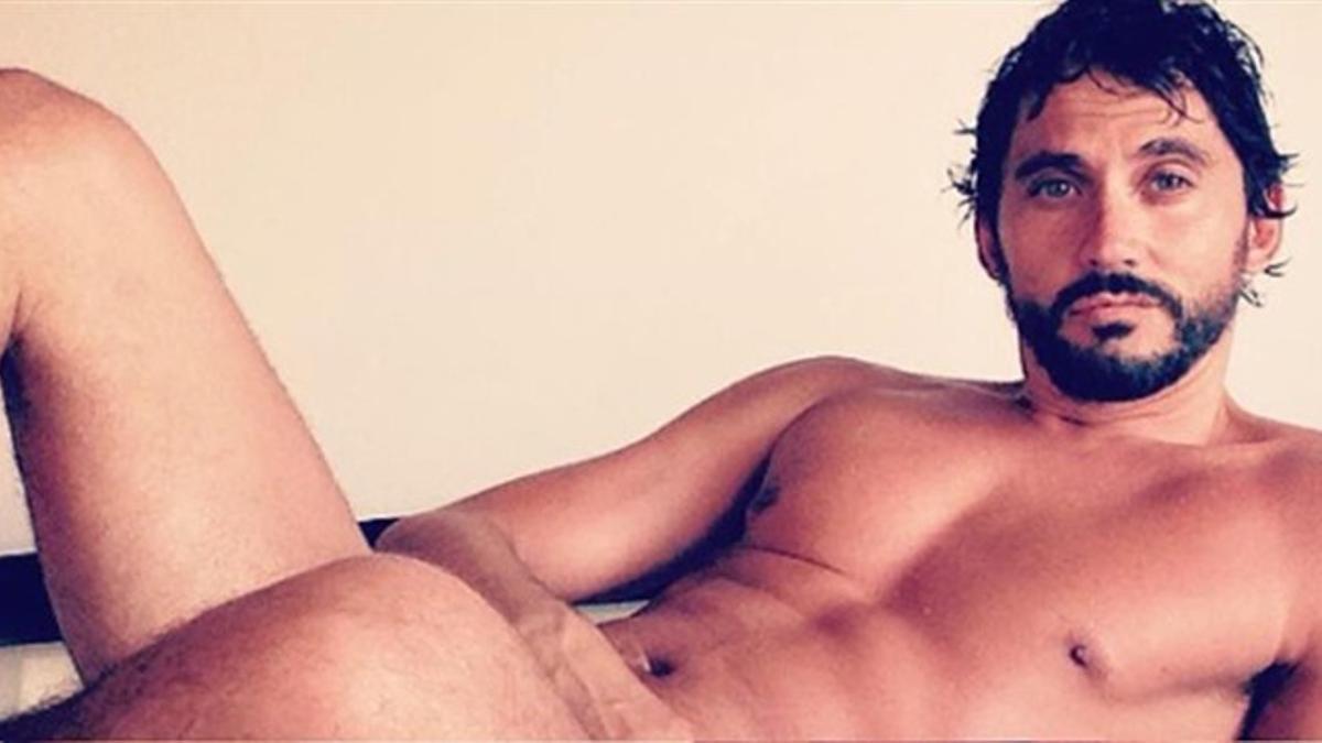 Paco León se desnuda en Instagram para celebrar que ha alcanzado 500.000 seguidores.