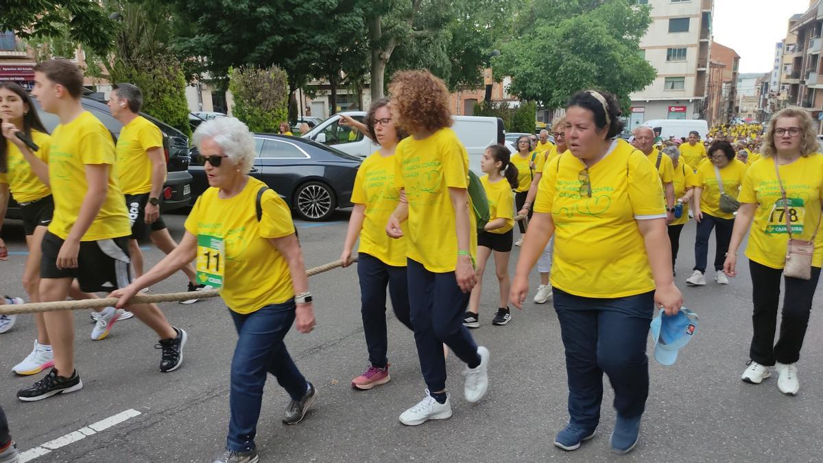 La XI Maroma Solidaria de la AECC de Benavente, en imágenes