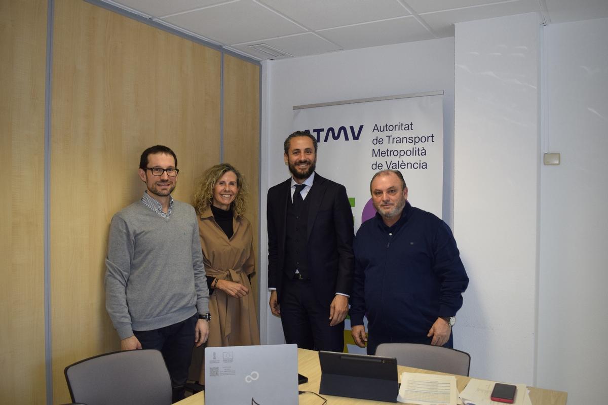 Reunión del alcalde de Alcàsser Alberto Primo y el edil  Leoncio Luna con la ATMV.