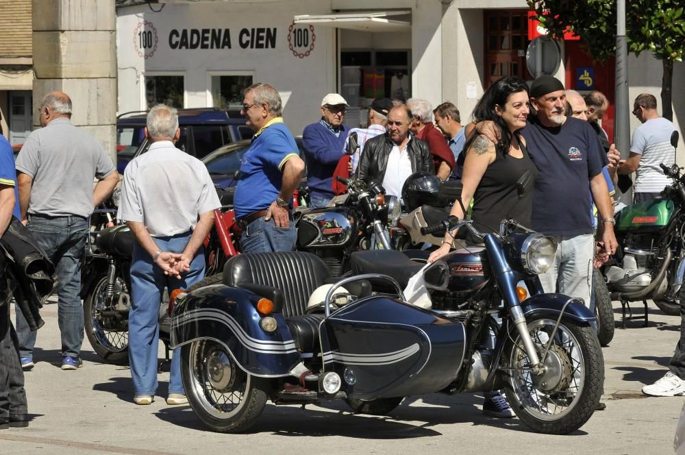 Concentración de motos clásicas en Laviana