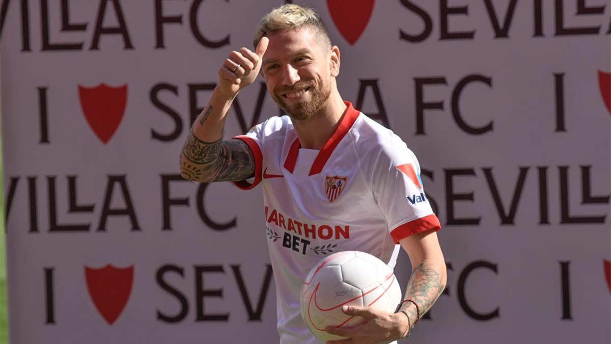 Papu Gómez, durante su presentación