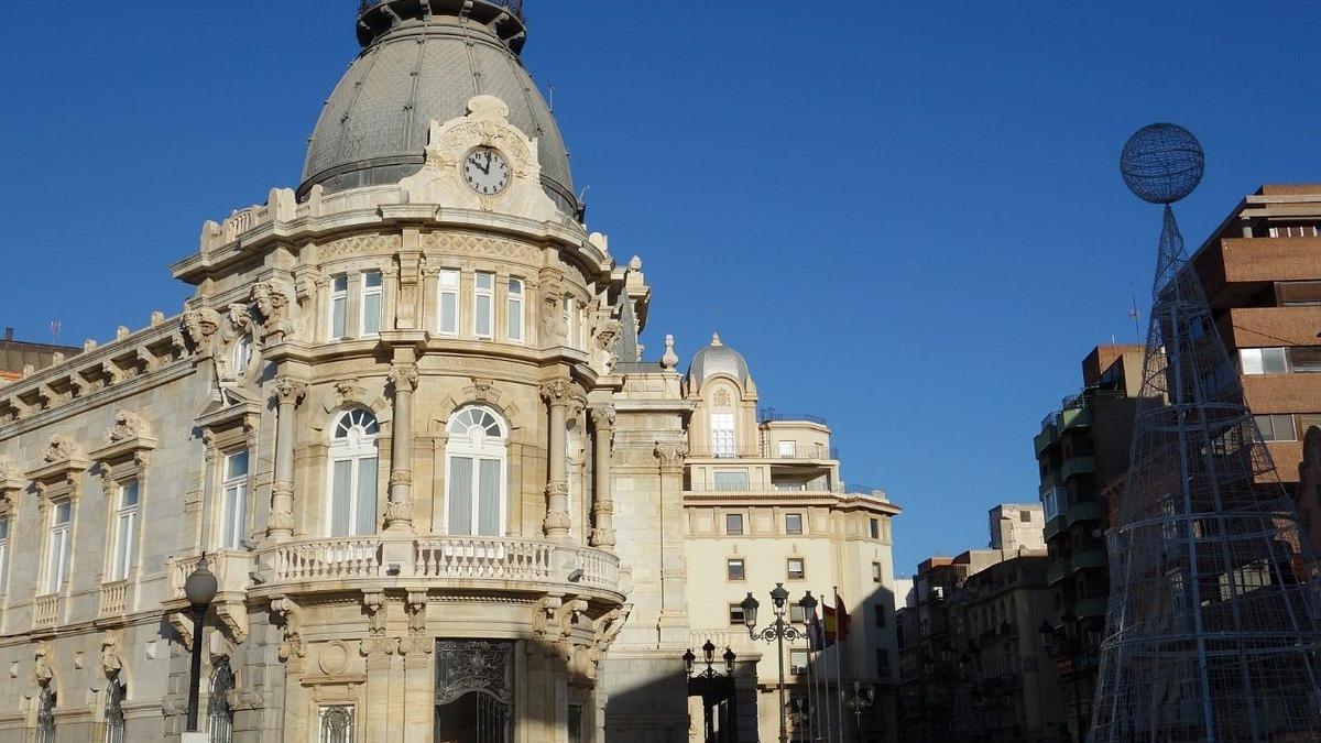 Lateral del ayuntamiento de Cartagena.