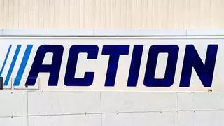 Mañana se esperan colas kilométricas en Action para conseguir el peine alisado que dice adiós al secador: por solo 12,956 euros seca y alisa