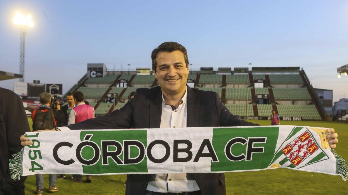 José María Bellido, alcalde de Córdoba, en el Estadio Romano de Mérida.