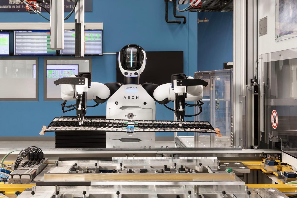Por primera vez, el Grupo BMW incorpora la Physical AI en Europa mediante un proyecto piloto con robots humanoides en la planta de Leipzig