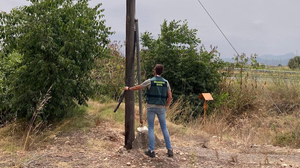 Uno de los postes afectados por el hurto en Onda