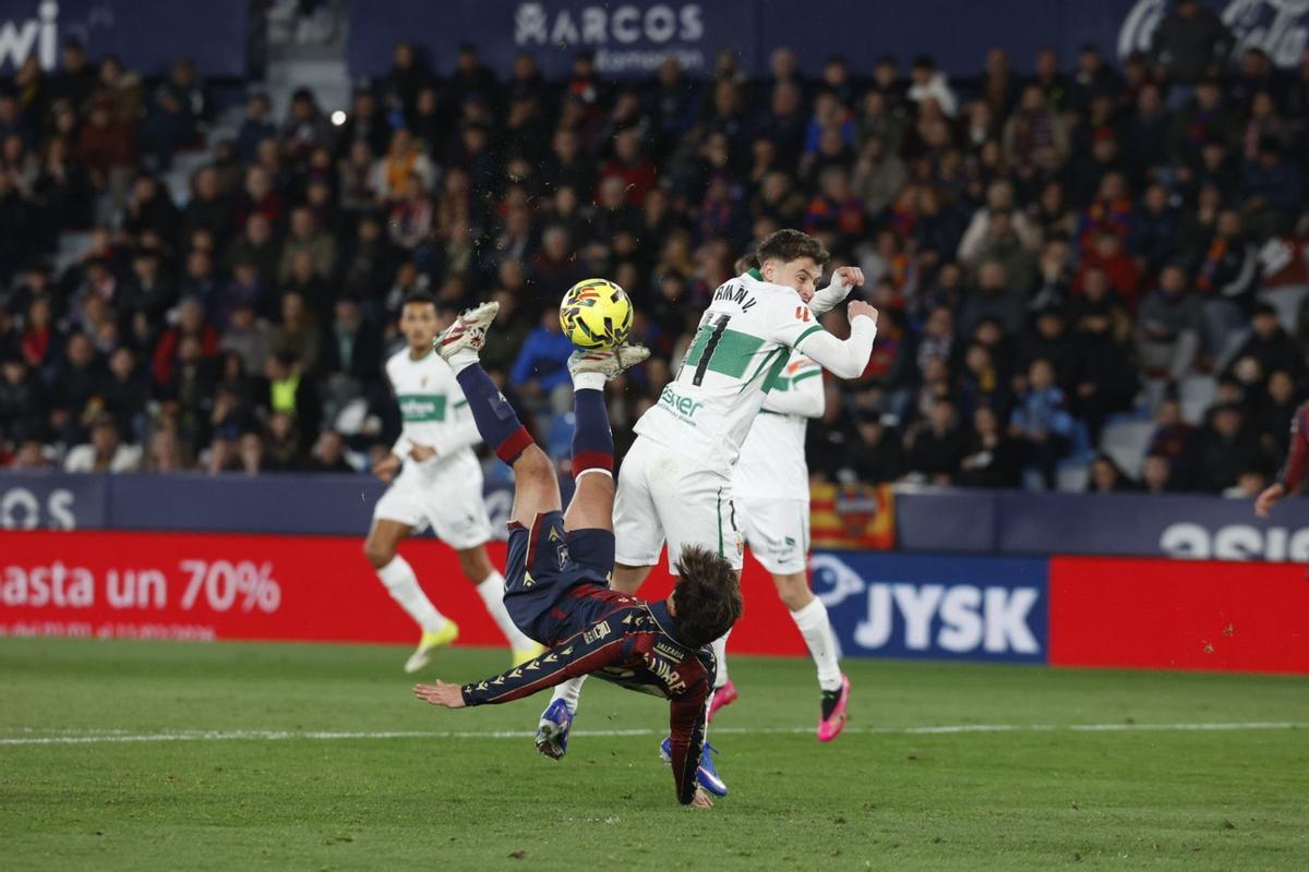 Todas las fotos del Levante - Elche en el Ciutat de València