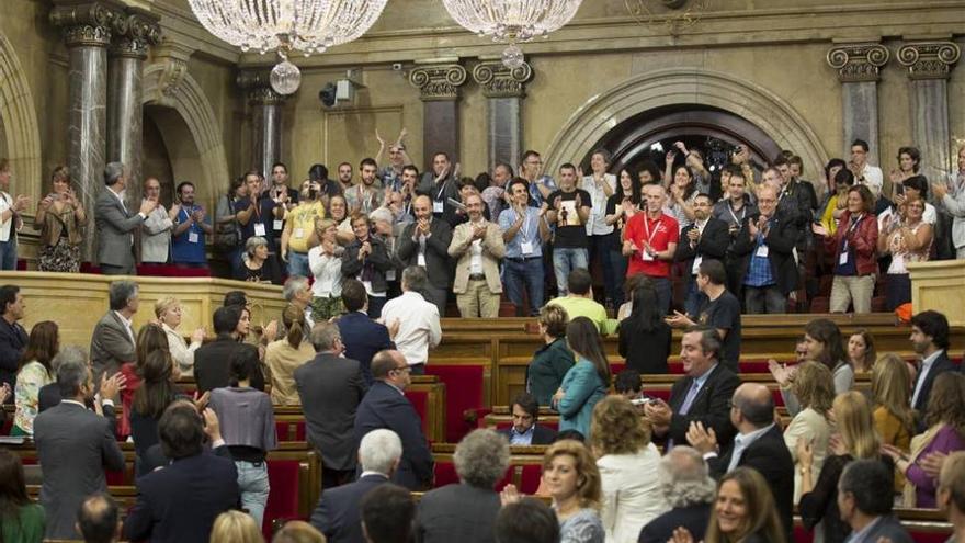 Cataluña se dota de una pionera ley integral contra la homofobia