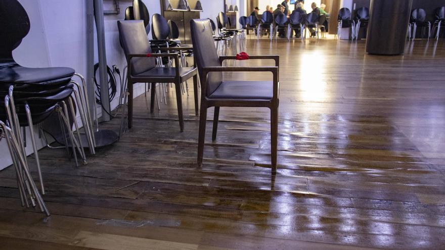 Sin calefacción y con goteras: el centro de mayores de Xàtiva arrastra deficiencias desde su apertura