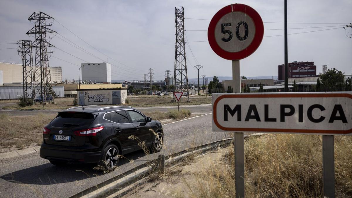 Rotonda de acceso al polígono industrial de Malpica, en Zaragoza.