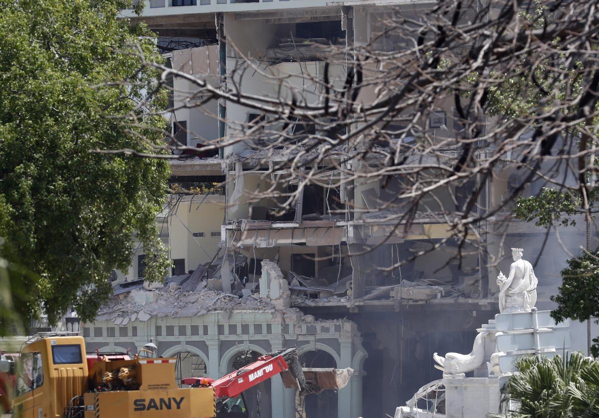 Una fuerte explosión de origen desconocido afectó este viernes gravemente al hotel Saratoga