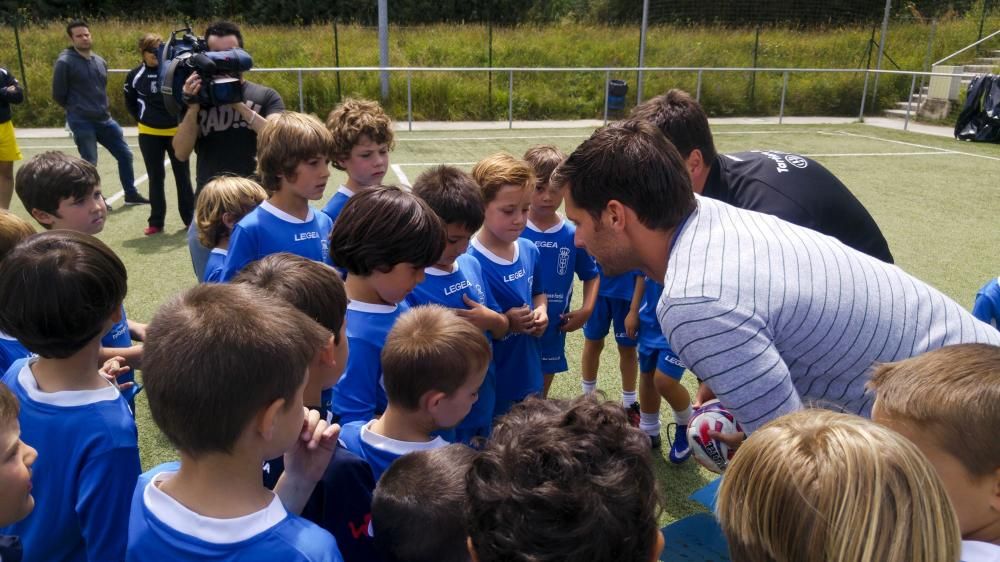 Visita de David Fernández al Campus el Real Oviedo