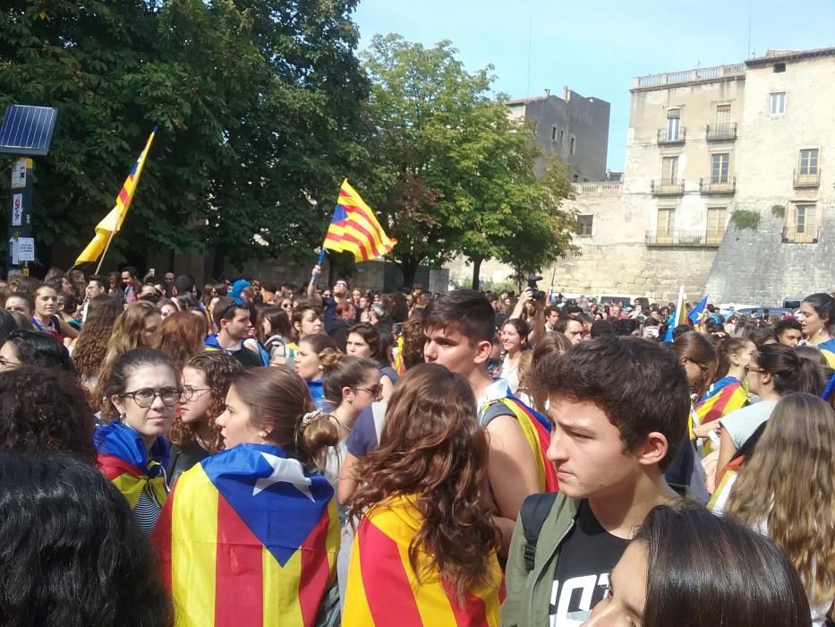 Estudiants, professors i personal de la UdG s'han manifestat a Girona