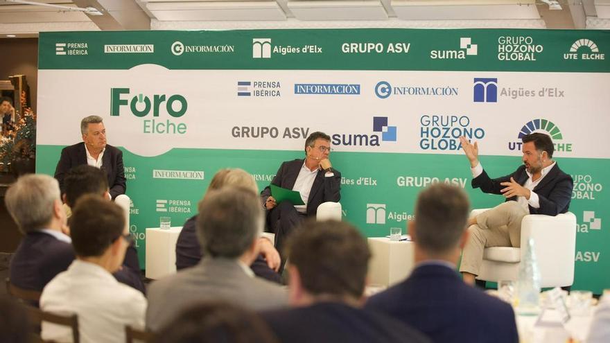 Martínez Mus y Ruz lamentan en Elche la “politización” de la huelga educativa