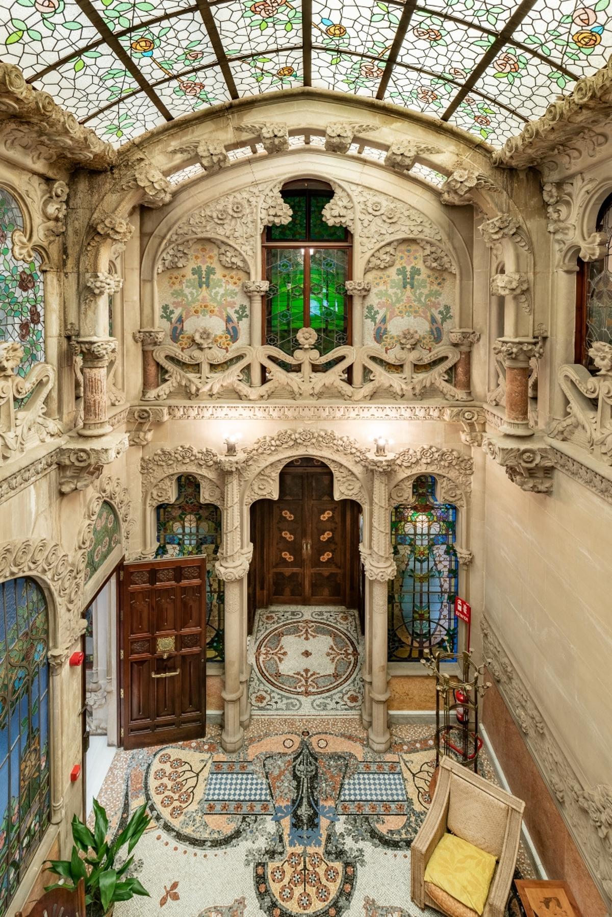Casa Navás es el único edificio modernista de Europa que conserva su interior original.