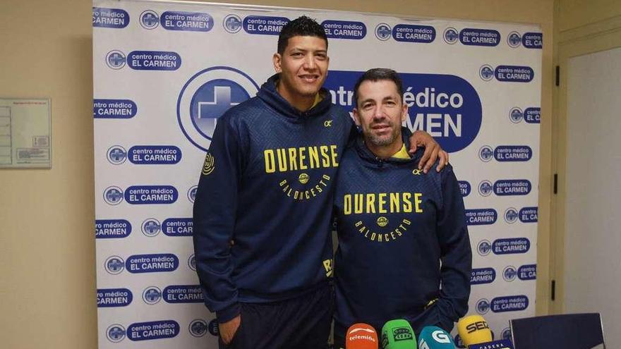 Zamora y Gonzalo García, ayer durante la comparecencia previa al inicio del play off en Oviedo. // Iñaki Osorio