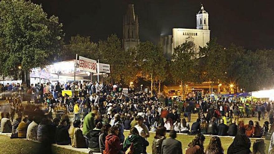 Pagar per anar  a les barraques  de Girona,  la proposta dels locals  d&#039;oci nocturn