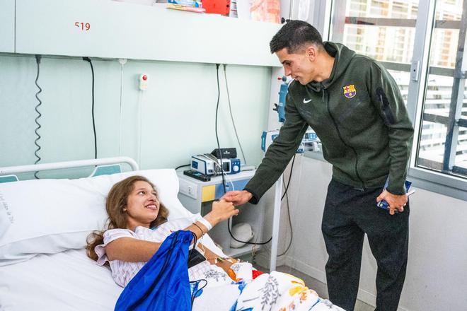 El Barça reparte ilusión y felicidad en los hospitales