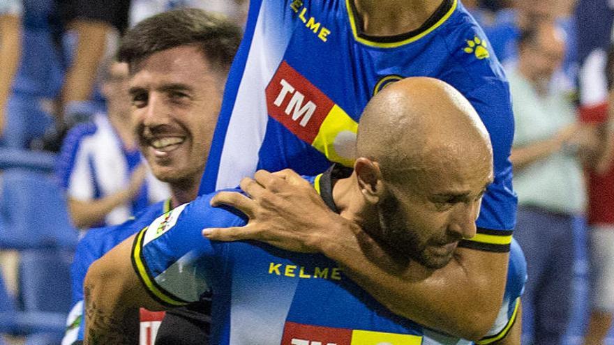 Miñano y Chechu celebran un gol del Hércules al Sabadell el pasado mes de septiembre.