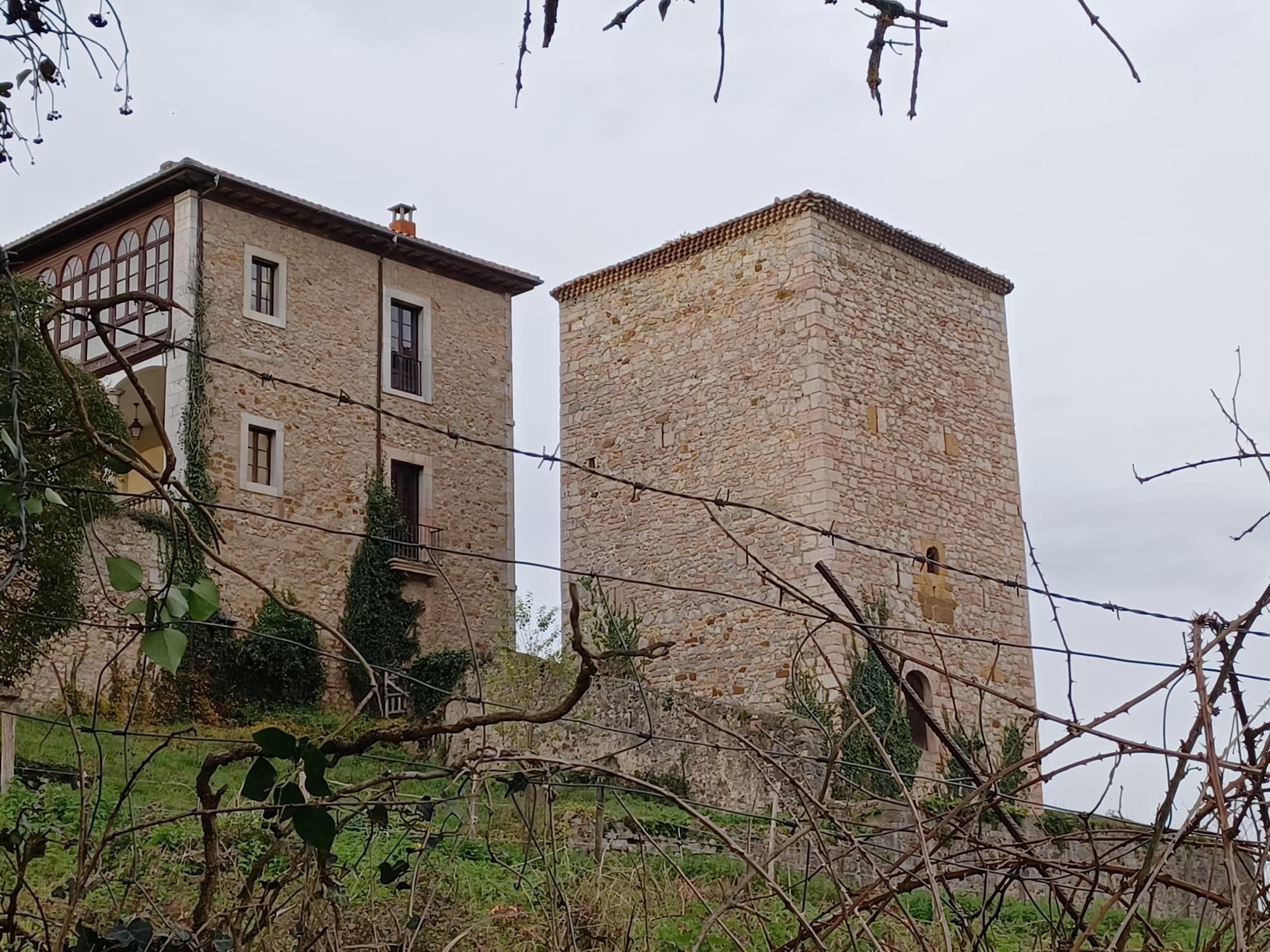 La Torre de Báscones está a la venta: así es el espectacular conjunto palaciego de Grado