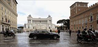 Napolitano lee la cartilla a los políticos italianos al asumir la presidencia de Italia