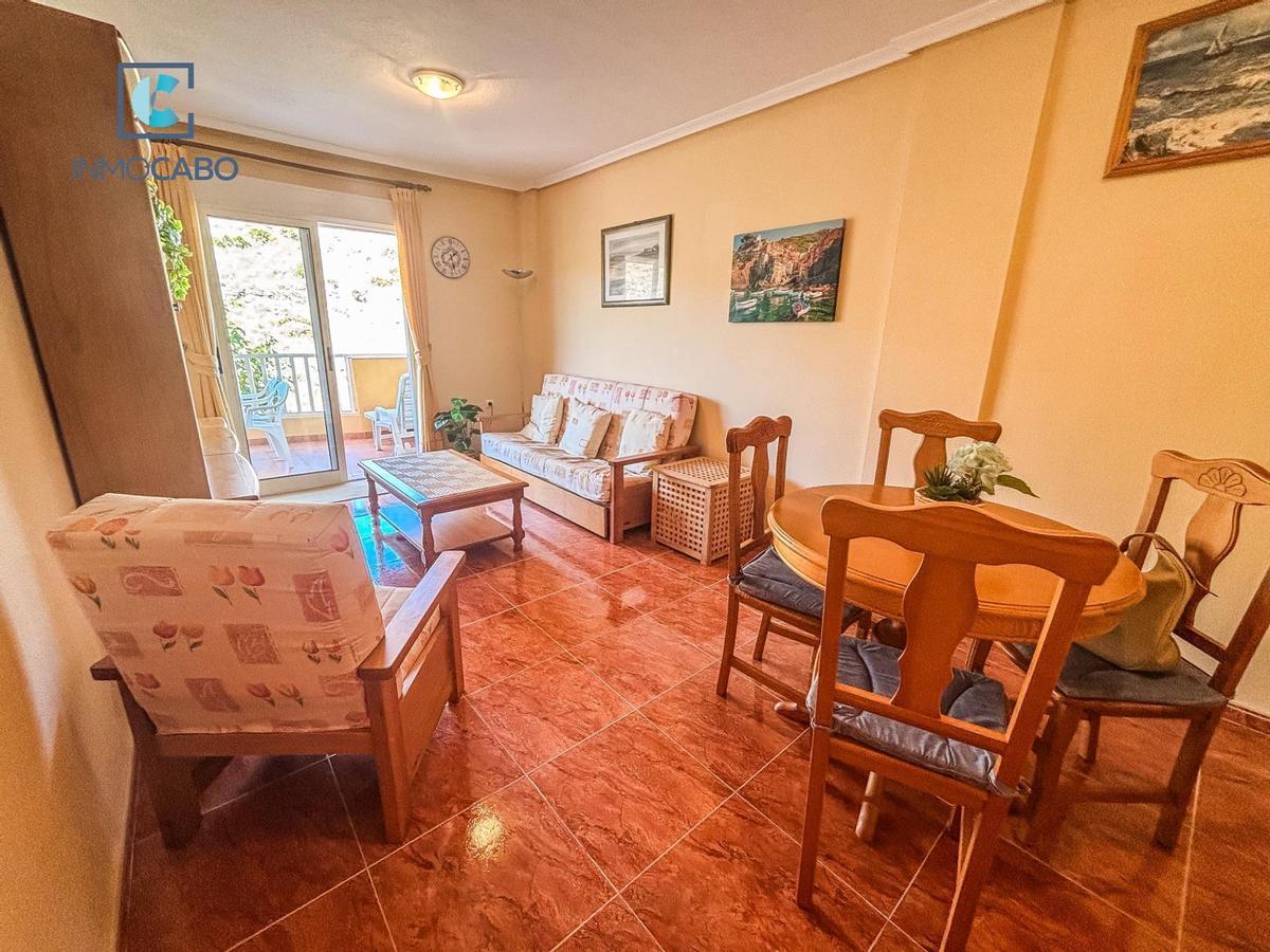 Salón de piso con piscina en Cala Reona,Cartagena