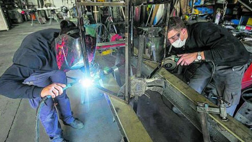 Prácticas en el  taller de carpintería metálica Nemar en el Polígono de Garrachico.