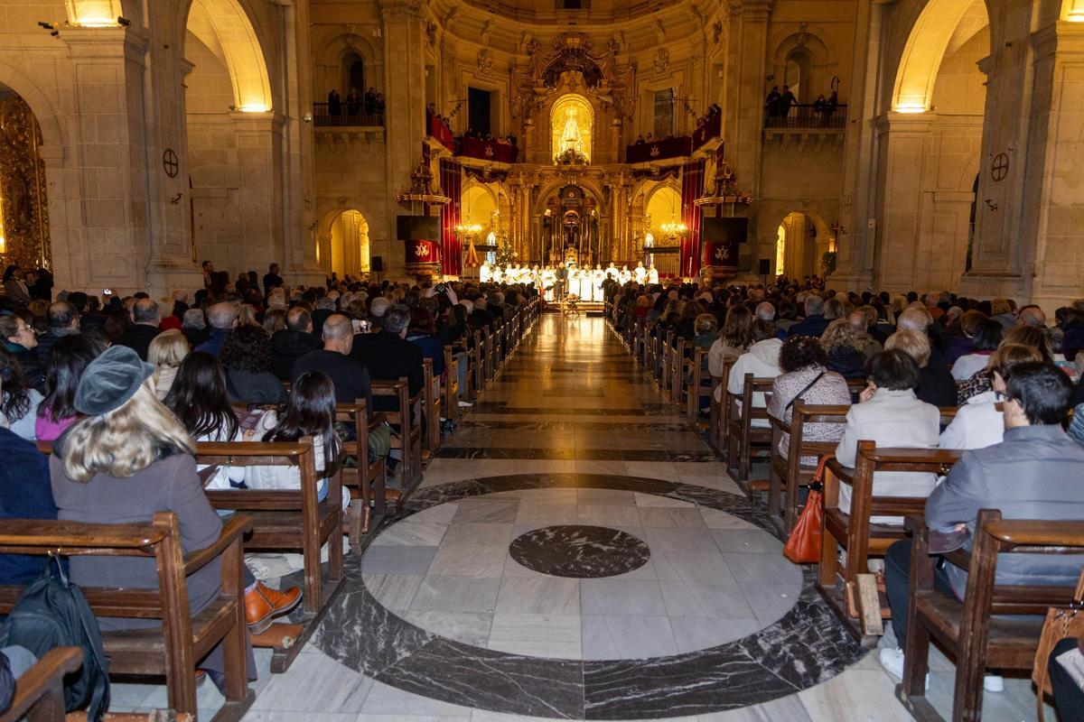 El concierto de Navidad del Misteri, en imágenes