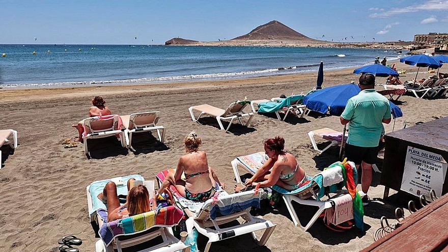 Granadilla de Abona vuelve a autorizar el baño en la playa central de El Médano