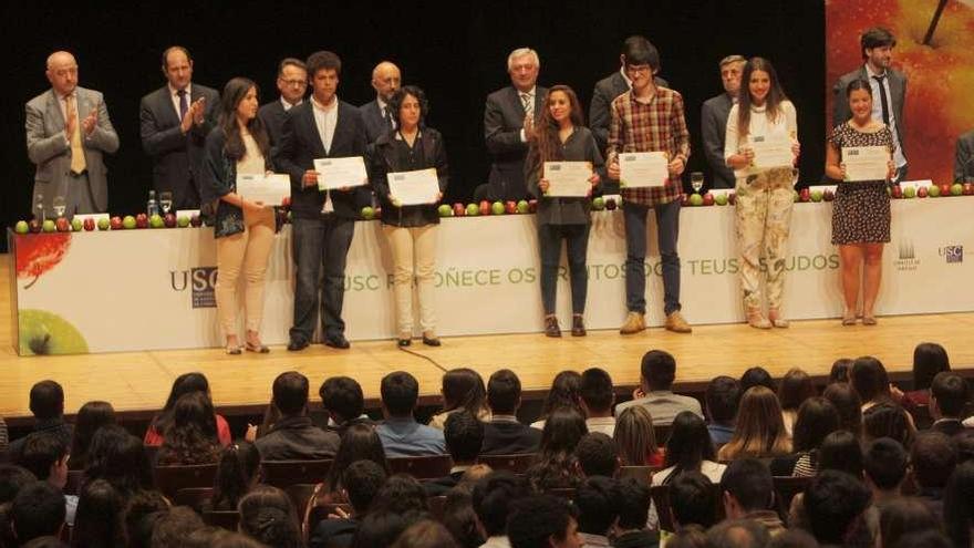 Los alumnos más brillantes de Galicia, en el acto celebrado en Santiago. xoán álvarez