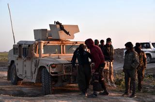 Combatientes del Estado Islámico se rinden ante las Fuerzas Democráticas Sirias