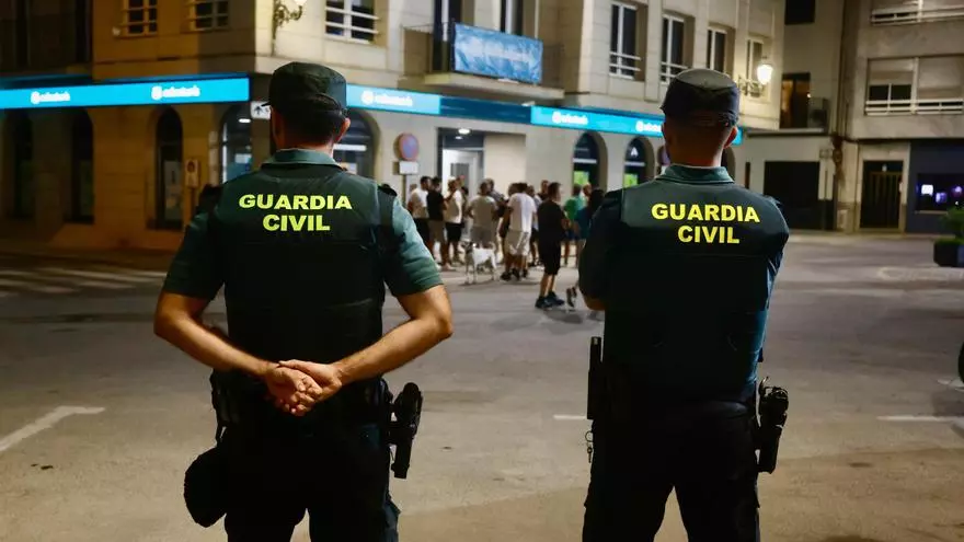 Vecinos de Turís patrullan por tercera noche las calles ante la inseguridad