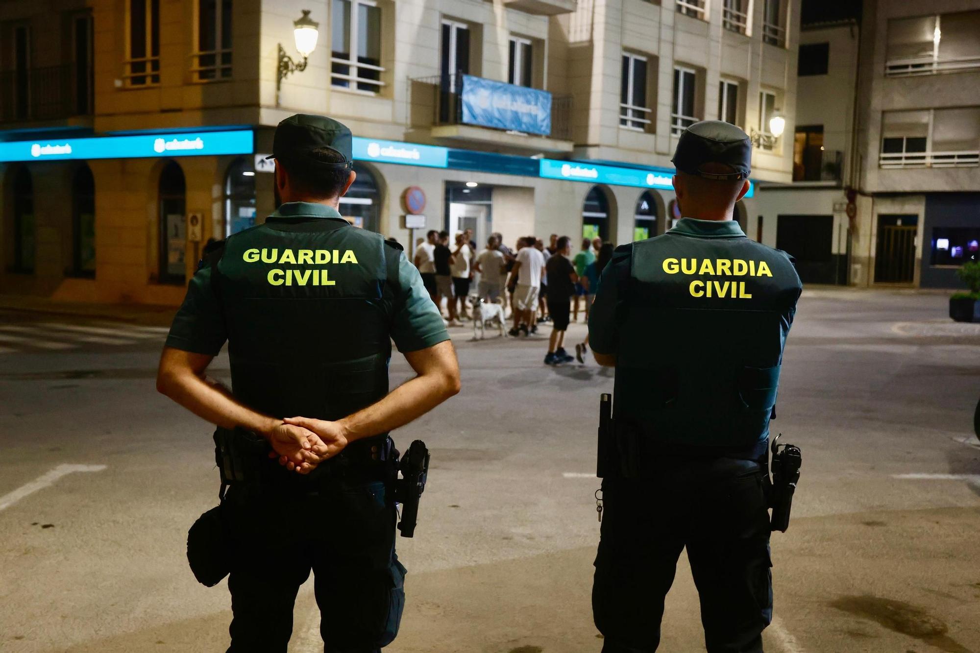 Vecinos de Turís patrullan por tercera noche las calles ante la inseguridad