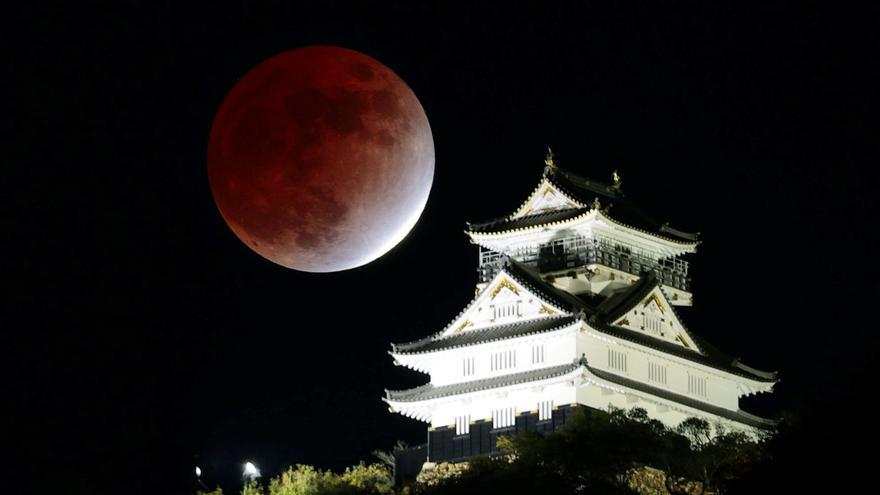 Así ha sido el eclipse parcial de Luna que se ha visto en África, América, el Pacífico, Oceanía y Asia