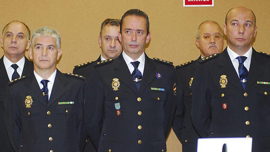 Acto. Cacheiro (primero izquierda) y Madrona (primero derecha).