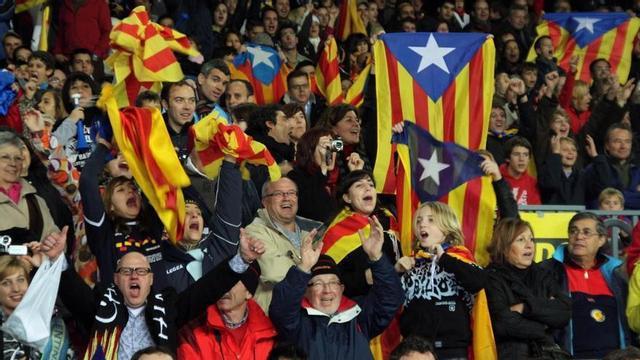 El Camp Nou ple d’estelades.