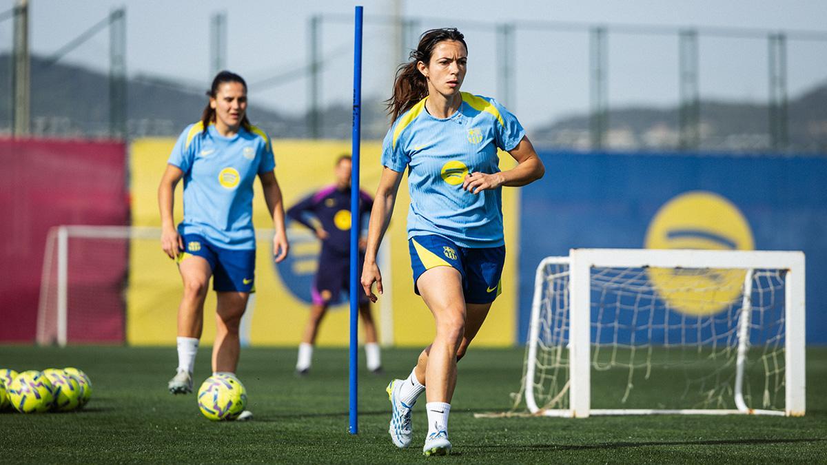Aitana Bonmatí ya entrena con el grupo