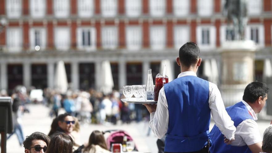 Demanda por despido improcedente: un camarero fijo discontinuo denuncia que no fue llamado al inicio de temporada