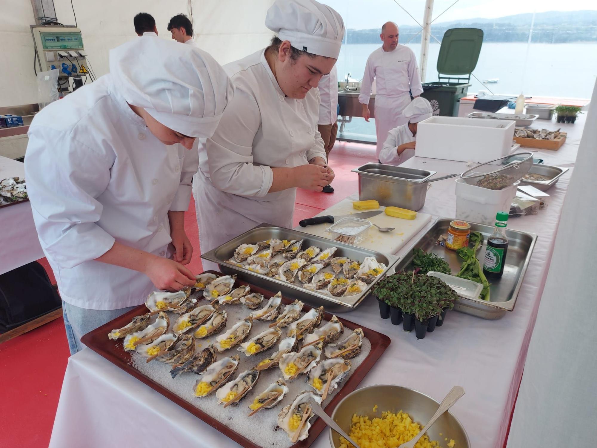 En imágenes: El festival gastronómico "Somos la ostra" llena Castropol