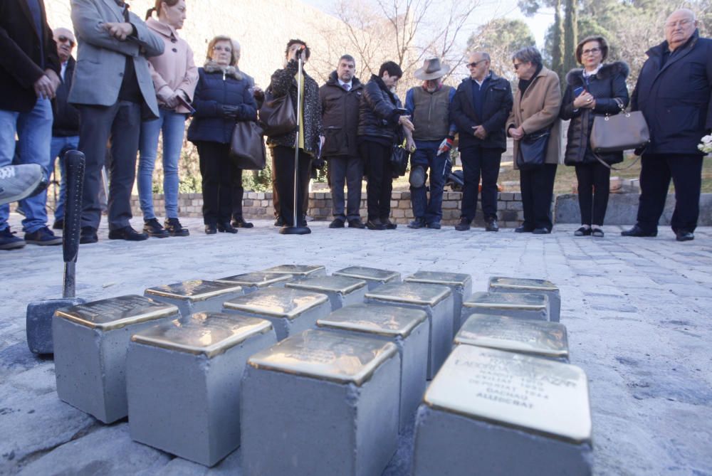 Girona col·loca llambordes per recordar les víctimes dels nazis