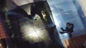 Vídeo | Un lladre fuig per les teulades de Barcelona i acaba detingut pels Mossos