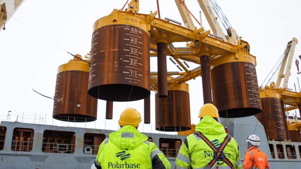 Bases para aerogeneradores de un parque eólico flotante, de Equinor.