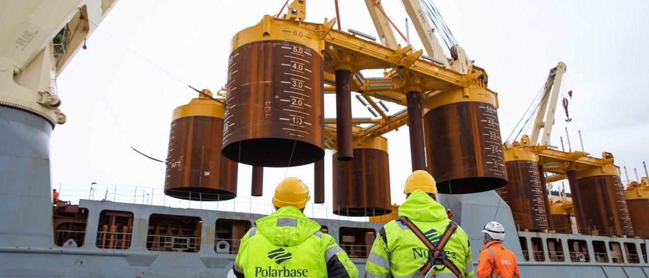 Bases para aerogeneradores de un parque eólico flotante, de Equinor.