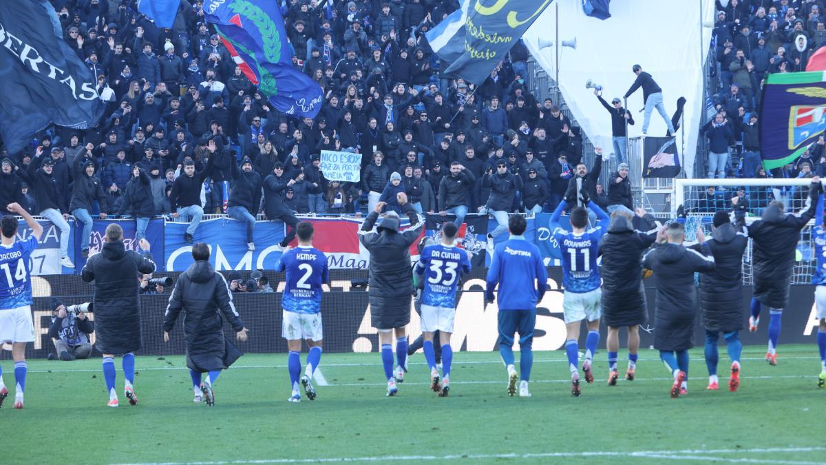 El Como celebra el triunfo ante el Udinese